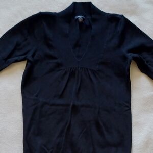 Black cotton v-neck sweater top